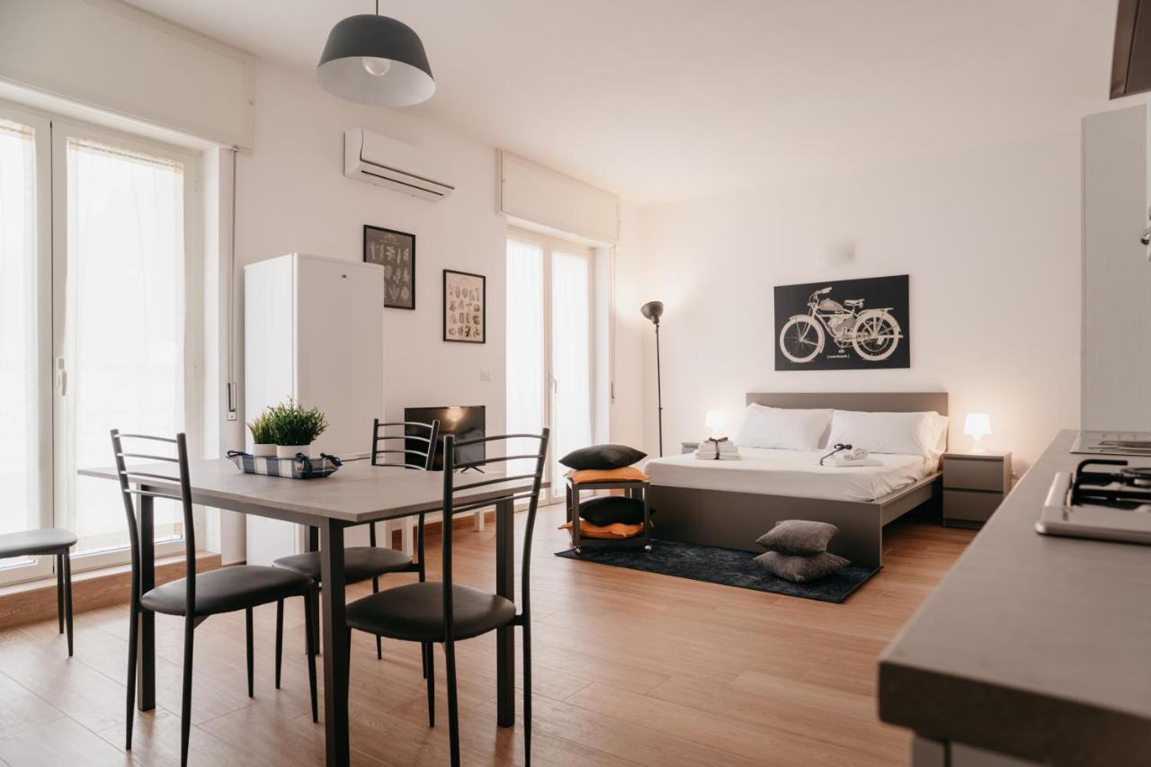 Brombeis Aurea By Casanapoletana - Town Center * Neapel